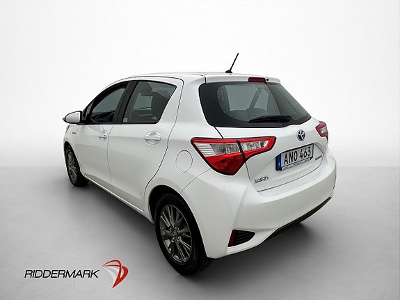 Toyota Yaris 6 of 30