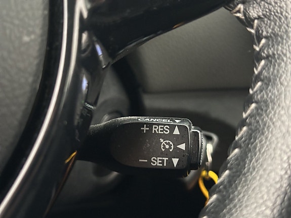 Toyota Yaris 19 of 30