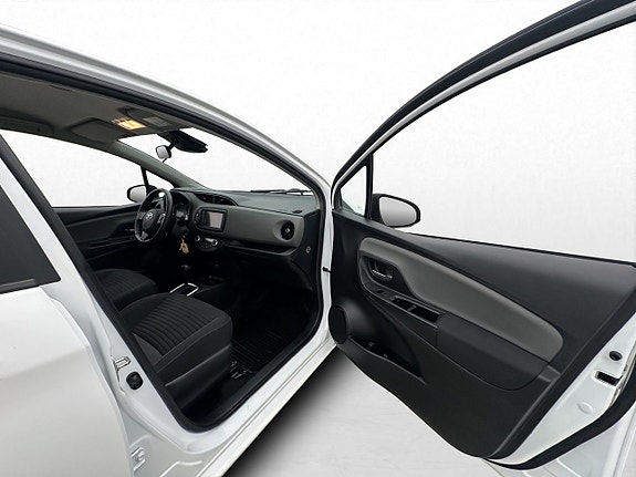Toyota Yaris 27 of 30