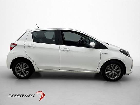 Toyota Yaris 9 of 30