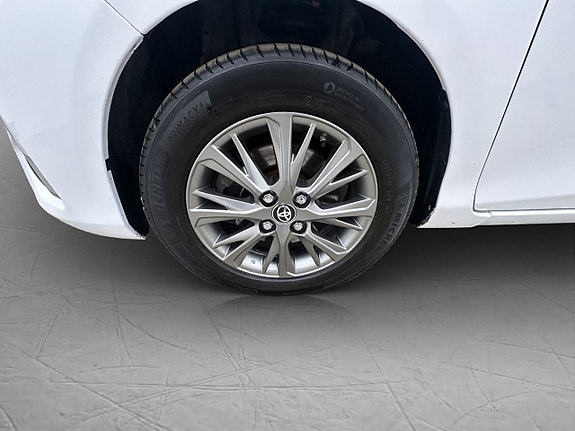 Toyota Yaris 30 of 30