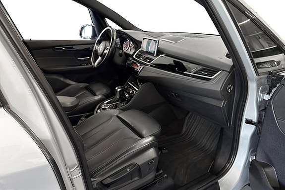 BMW 218 16 of 26
