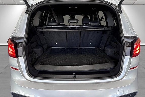 BMW 218 9 of 26