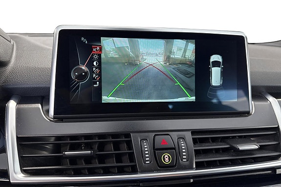 BMW 218 19 of 26