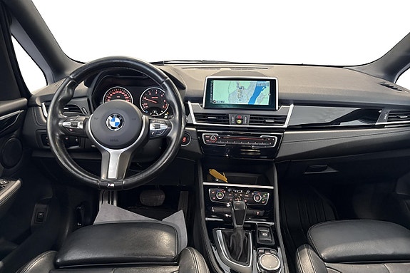 BMW 218 14 of 26
