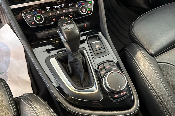 BMW 218 23 of 26