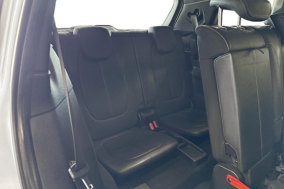 BMW 218 24 of 26