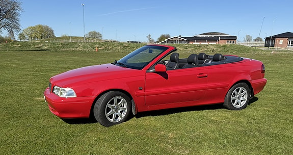 Volvo C70 3 of 5