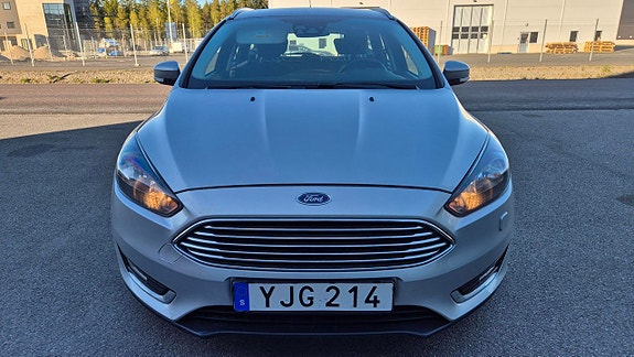 Ford Focus 2 of 5