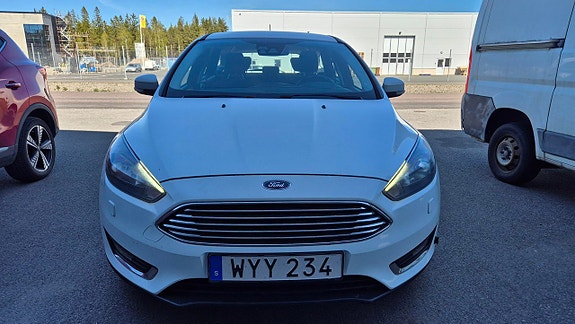 Ford Focus 9 of 21