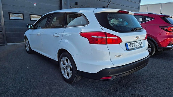 Ford Focus 2 of 5