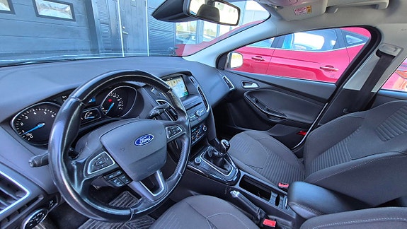 Ford Focus 12 of 21