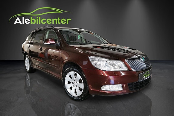 Skoda Octavia 2 of 5