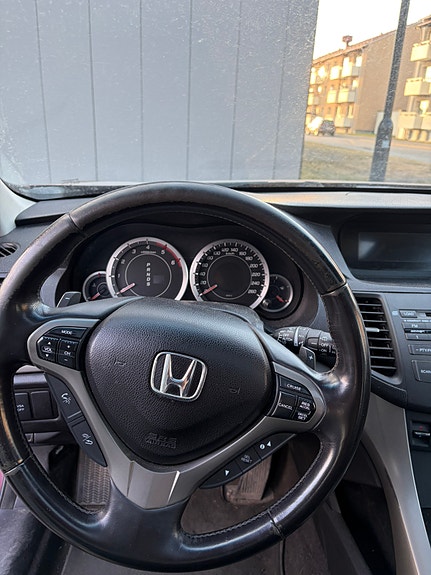 Honda Accord 7 of 8