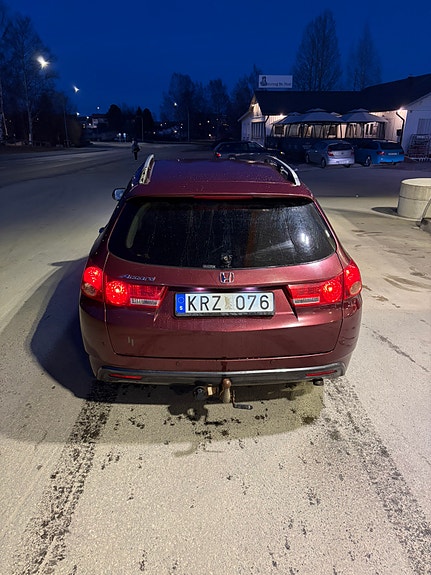 Honda Accord 3 of 8