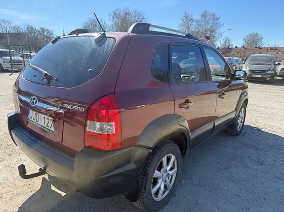Hyundai Tucson 4 of 5