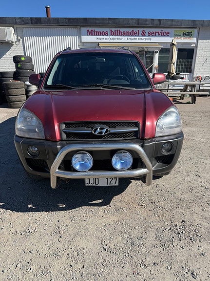 Hyundai Tucson 2 of 5