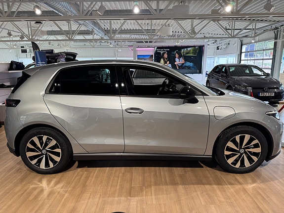 Volkswagen Polo 2 of 21