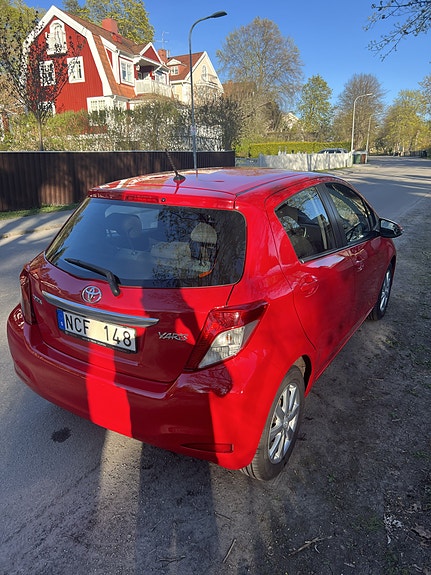 Toyota Yaris 4 of 11