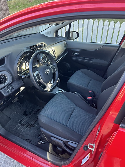Toyota Yaris 6 of 11