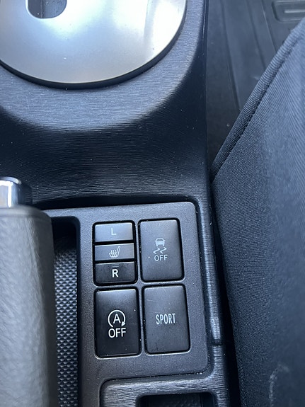 Toyota Yaris 11 of 11