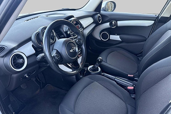 MINI Cooper 5 of 5