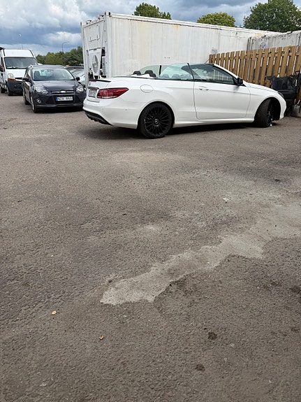 Mercedes-Benz E220 3 of 14