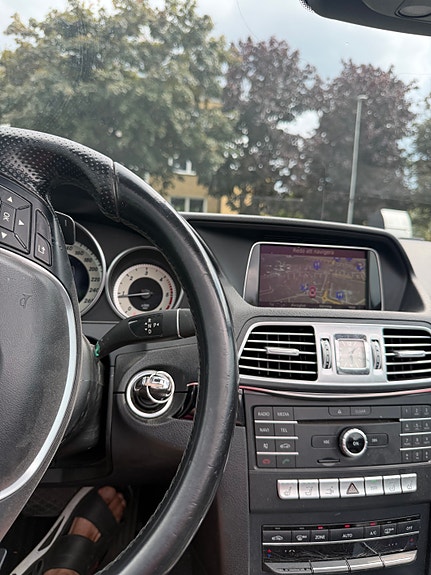Mercedes-Benz E220 6 of 14