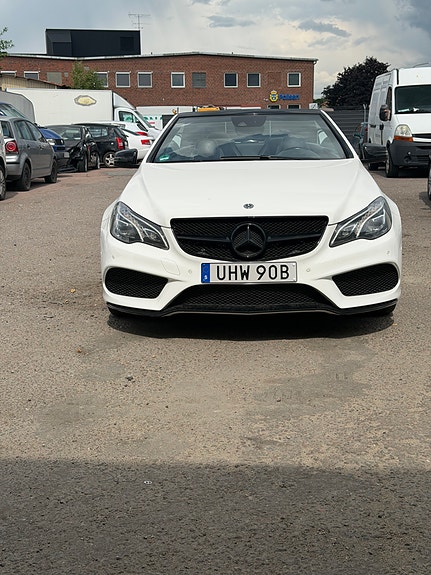 Mercedes-Benz E220 11 of 14