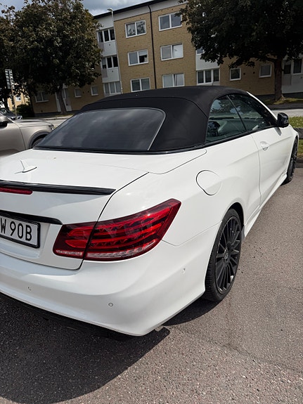 Mercedes-Benz E220 5 of 14