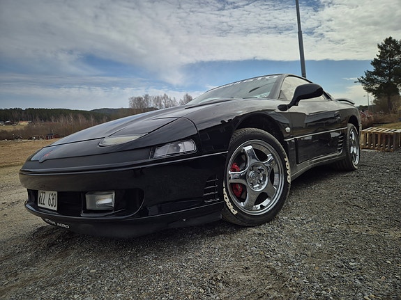 Mitsubishi 3000 gt 2 of 5