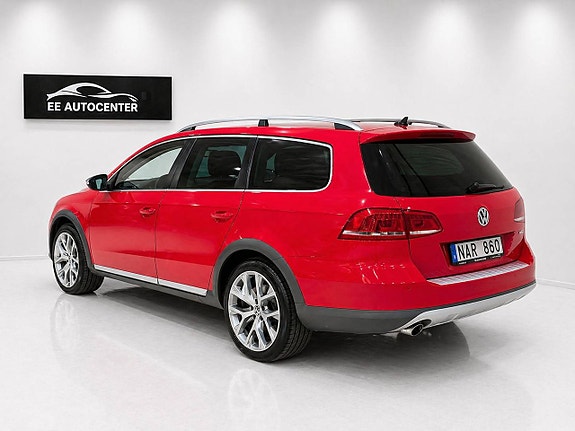 Volkswagen Passat Alltrack 3 of 5