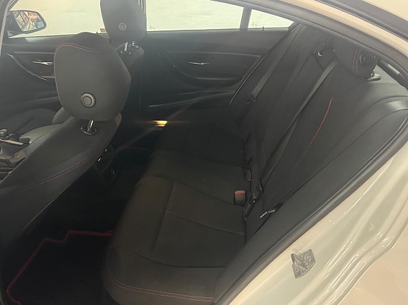 BMW 320d 18 of 25