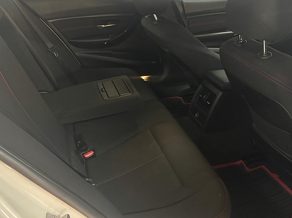 BMW 320d 19 of 25