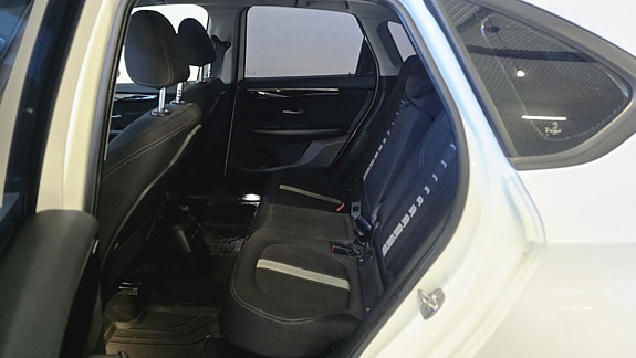 BMW 218 16 of 16