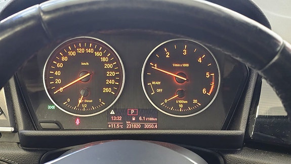 BMW 218 11 of 16