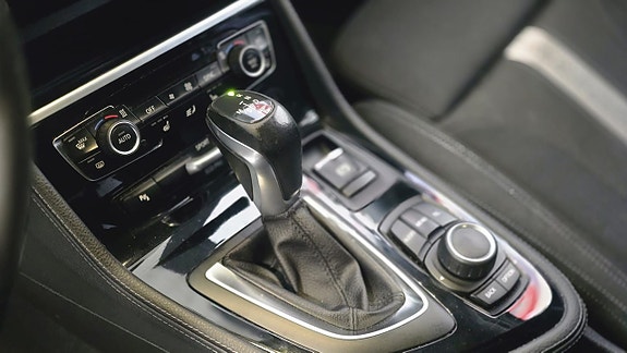 BMW 218 14 of 16