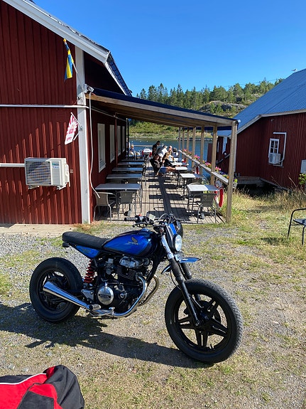 Honda CM400T 5 of 9