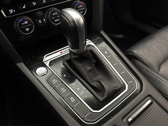 Volkswagen Passat 19 of 24