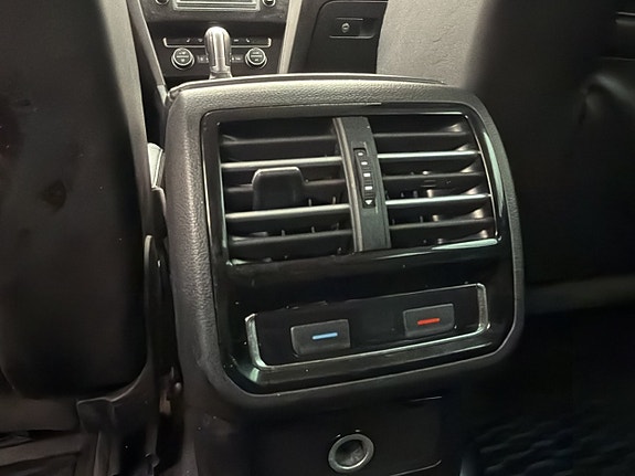 Volkswagen Passat 18 of 24