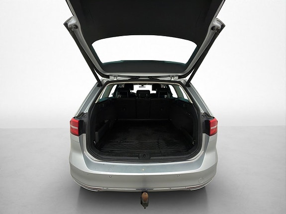 Volkswagen Passat 24 of 24