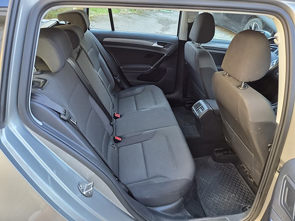 Volkswagen Golf VII 9 of 10