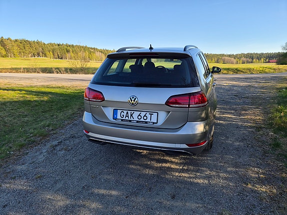 Volkswagen Golf VII 4 of 10