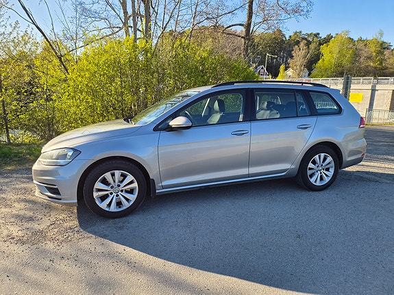 Volkswagen Golf VII 2 of 10