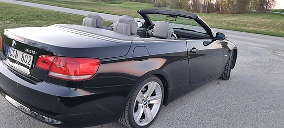 BMW 325i 2 of 9