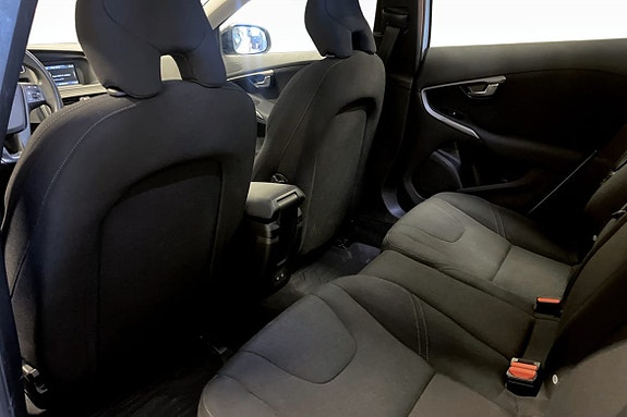 Volvo V40 Cross Country 9 of 10