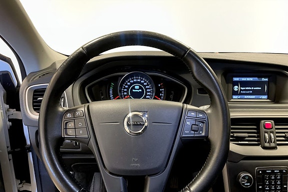 Volvo V40 Cross Country 8 of 10