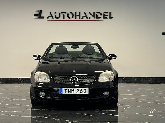 Mercedes-Benz SLK200 2 of 5