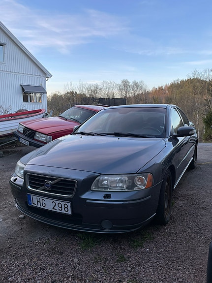 Volvo S60 2 of 12