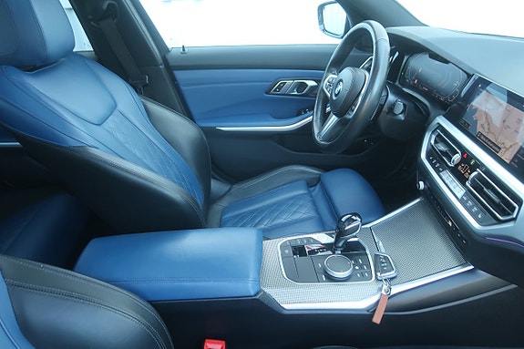 BMW 330e 11 of 27
